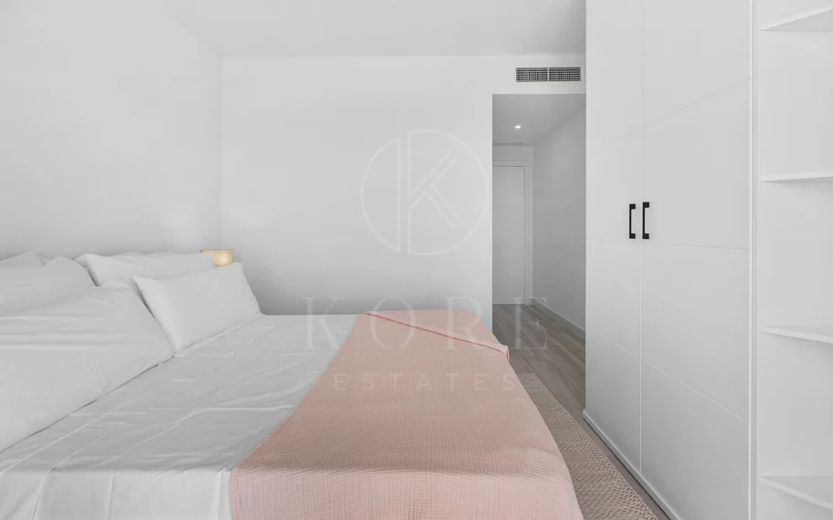 Luminoso y moderno apartamento de 3 dormitorios con vistas al mar y al golf en Altos de La Quinta