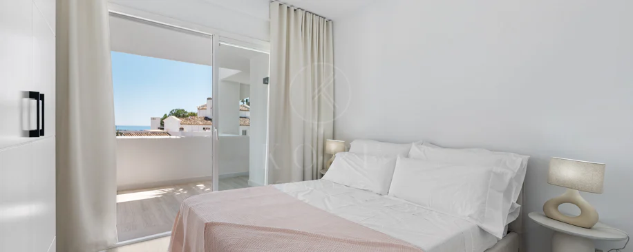 Luminoso y moderno apartamento de 3 dormitorios con vistas al mar y al golf en Altos de La Quinta