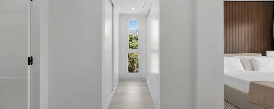 Luminoso y moderno apartamento de 3 dormitorios con vistas al mar y al golf en Altos de La Quinta