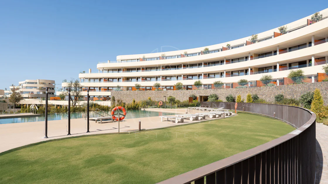 Experiencia refinada vida costera en este nuevo apartamento de lujo ubicado dentro del prestigioso Higuerón Resort.