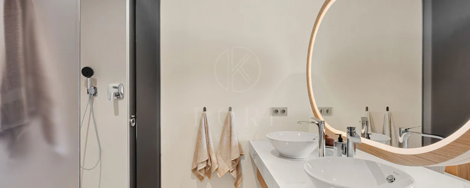 Experiencia refinada vida costera en este nuevo apartamento de lujo ubicado dentro del prestigioso Higuerón Resort.