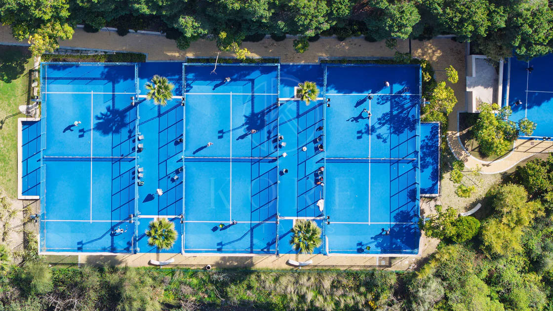 Experiencia refinada vida costera en este nuevo apartamento de lujo ubicado dentro del prestigioso Higuerón Resort.