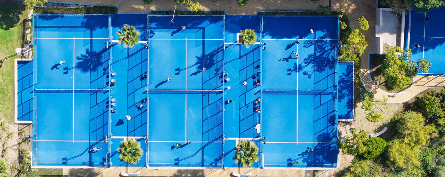 Experiencia refinada vida costera en este nuevo apartamento de lujo ubicado dentro del prestigioso Higuerón Resort.
