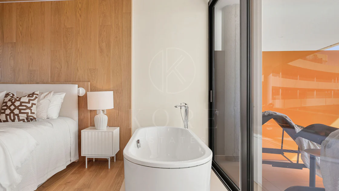 Experiencia refinada vida costera en este nuevo apartamento de lujo ubicado dentro del prestigioso Higuerón Resort.