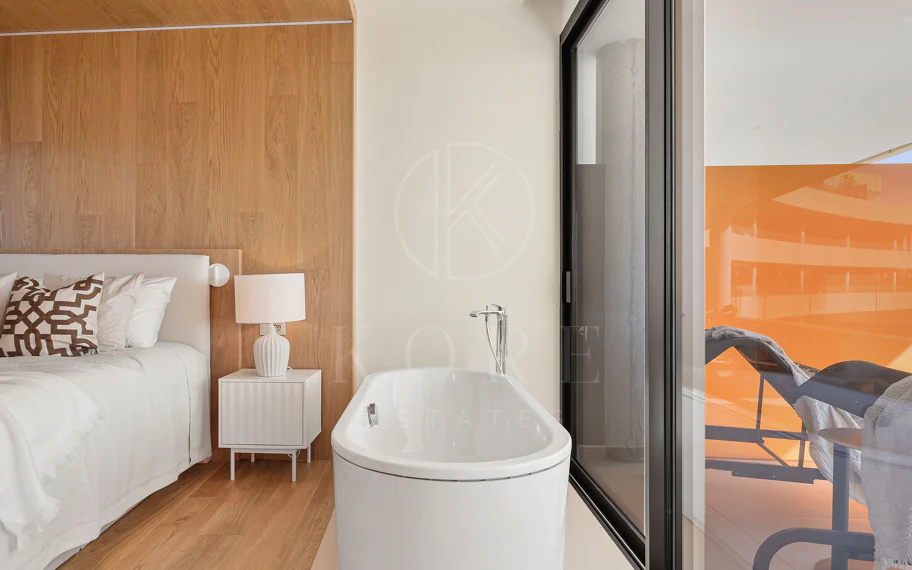 Experiencia refinada vida costera en este nuevo apartamento de lujo ubicado dentro del prestigioso Higuerón Resort.