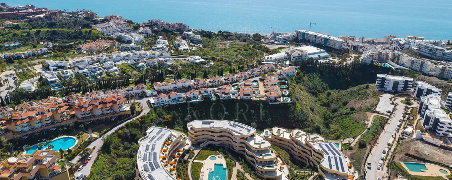 Experiencia refinada vida costera en este nuevo apartamento de lujo ubicado dentro del prestigioso Higuerón Resort.
