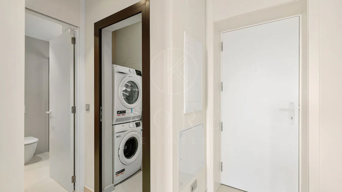 Experiencia refinada vida costera en este nuevo apartamento de lujo ubicado dentro del prestigioso Higuerón Resort.