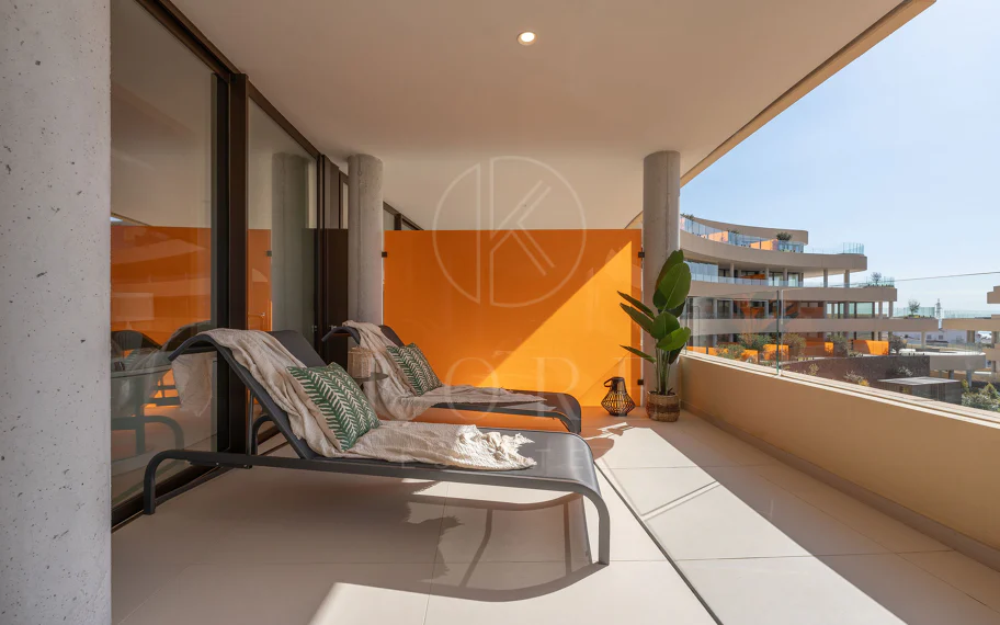 Experiencia refinada vida costera en este nuevo apartamento de lujo ubicado dentro del prestigioso Higuerón Resort.