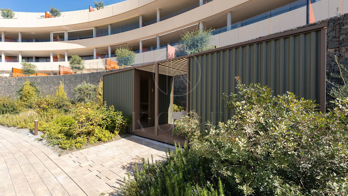 Experiencia refinada vida costera en este nuevo apartamento de lujo ubicado dentro del prestigioso Higuerón Resort.