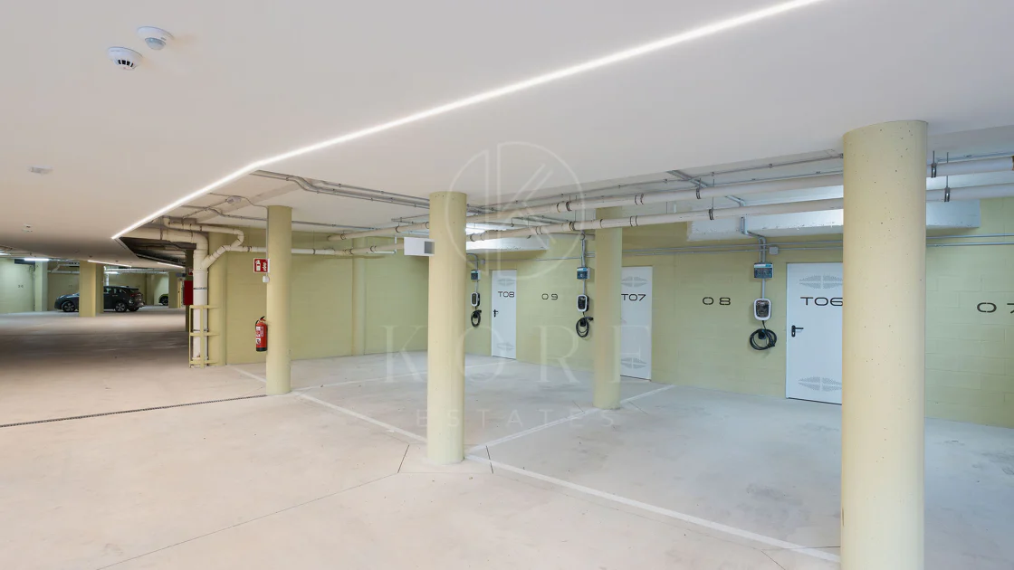 Experiencia refinada vida costera en este nuevo apartamento de lujo ubicado dentro del prestigioso Higuerón Resort.