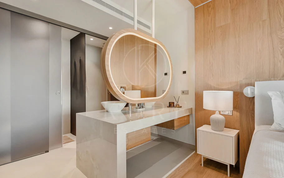 Experiencia refinada vida costera en este nuevo apartamento de lujo ubicado dentro del prestigioso Higuerón Resort.