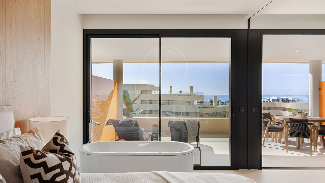 Experiencia refinada vida costera en este nuevo apartamento de lujo ubicado dentro del prestigioso Higuerón Resort.