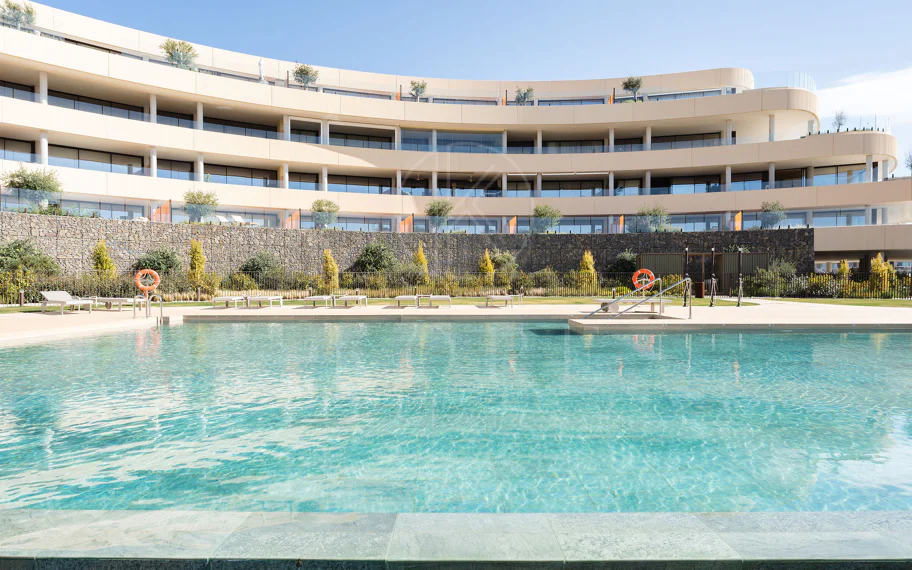 Experiencia refinada vida costera en este nuevo apartamento de lujo ubicado dentro del prestigioso Higuerón Resort.