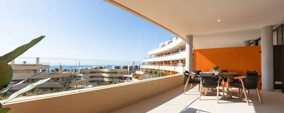 Experiencia refinada vida costera en este nuevo apartamento de lujo ubicado dentro del prestigioso Higuerón Resort.