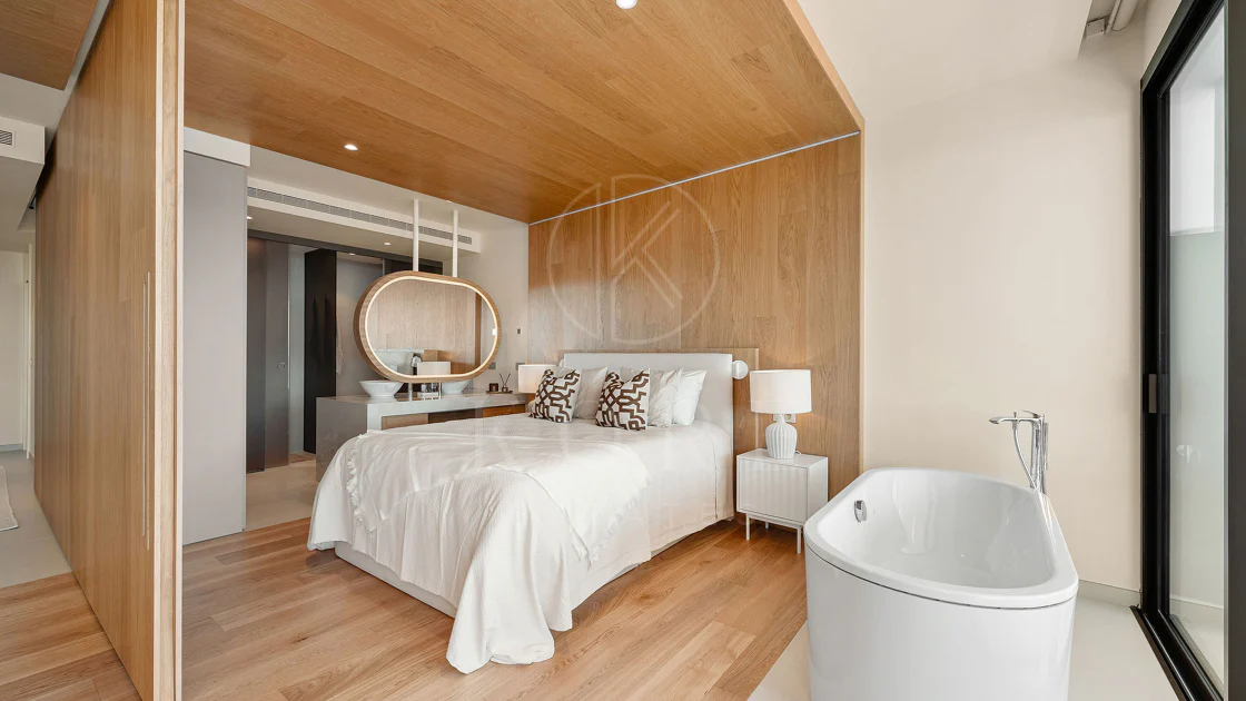 Experiencia refinada vida costera en este nuevo apartamento de lujo ubicado dentro del prestigioso Higuerón Resort.