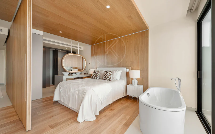 Experiencia refinada vida costera en este nuevo apartamento de lujo ubicado dentro del prestigioso Higuerón Resort.