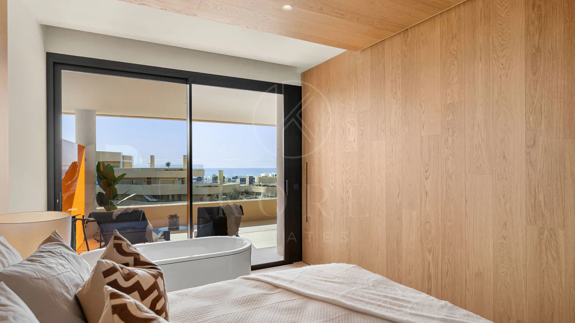 Experiencia refinada vida costera en este nuevo apartamento de lujo ubicado dentro del prestigioso Higuerón Resort.