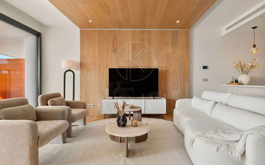 Experiencia refinada vida costera en este nuevo apartamento de lujo ubicado dentro del prestigioso Higuerón Resort.