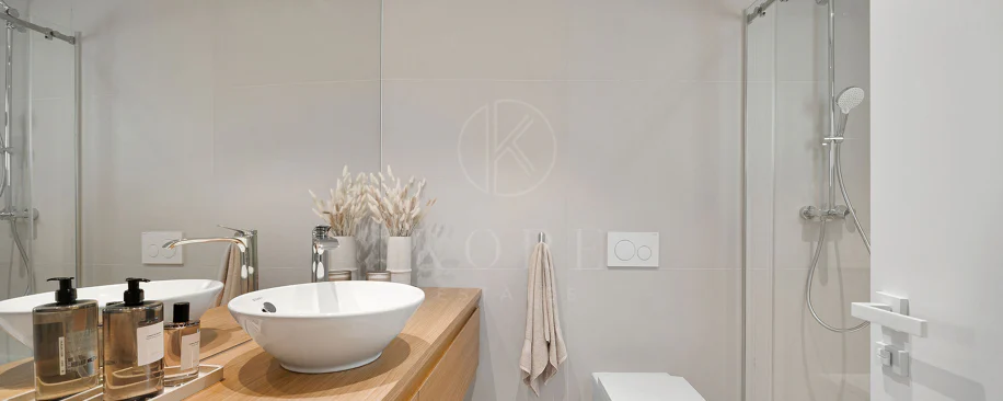Experiencia refinada vida costera en este nuevo apartamento de lujo ubicado dentro del prestigioso Higuerón Resort.