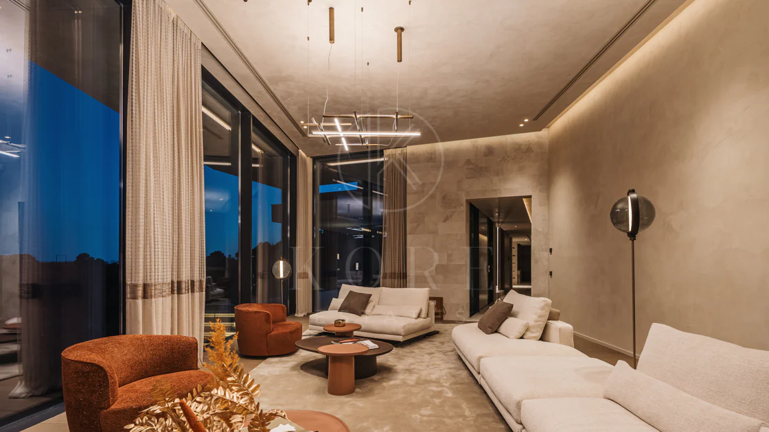 Exceptional Contemporary Villa with Panoramic Views in Monte Mayor