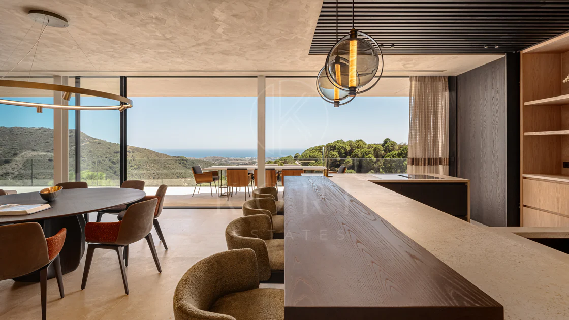 Exceptional Contemporary Villa with Panoramic Views in Monte Mayor