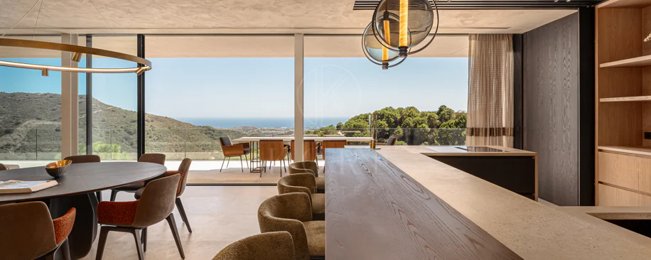 Exceptional Contemporary Villa with Panoramic Views in Monte Mayor