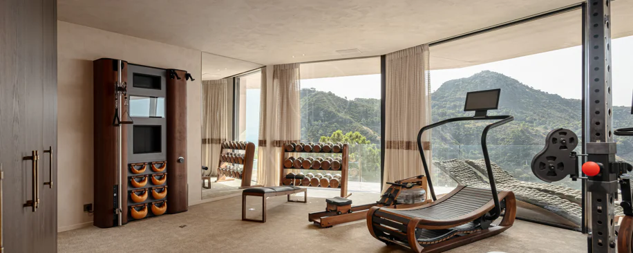 Exceptional Contemporary Villa with Panoramic Views in Monte Mayor