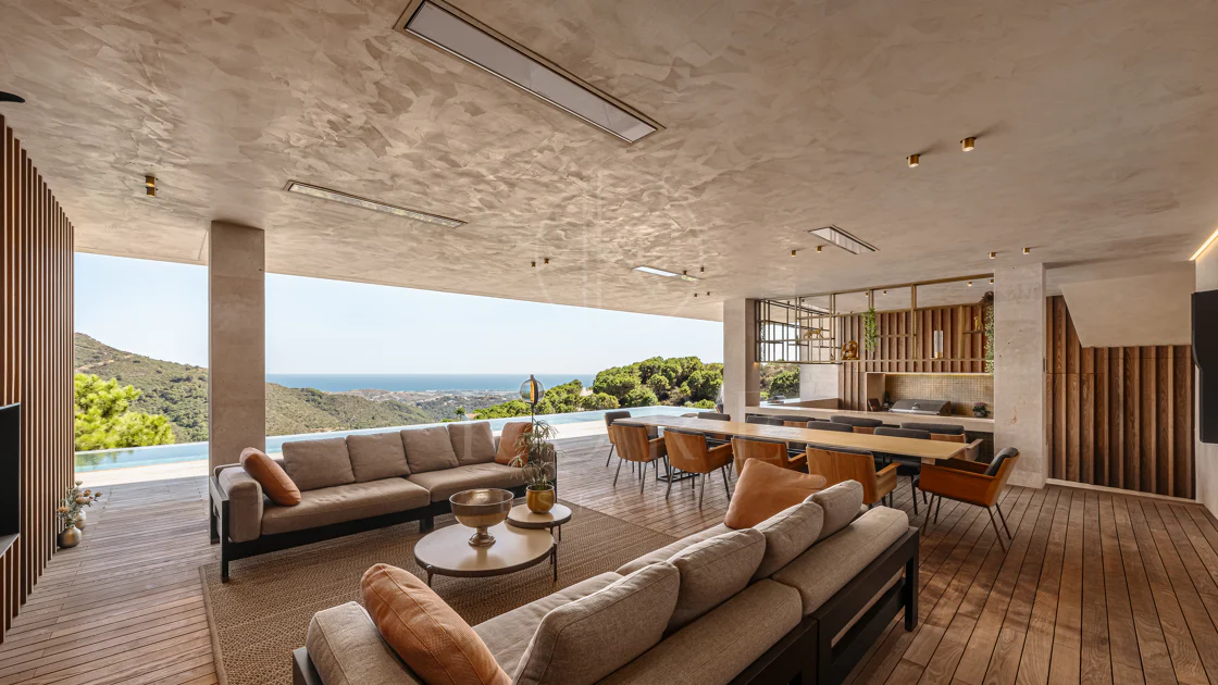 Exceptional Contemporary Villa with Panoramic Views in Monte Mayor
