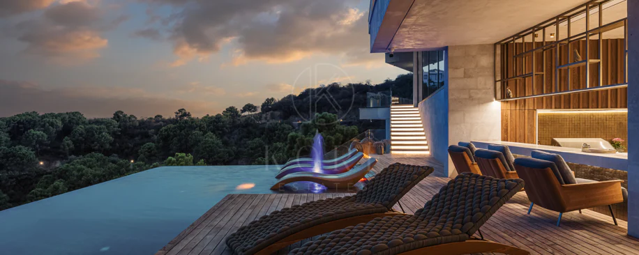 Exceptional Contemporary Villa with Panoramic Views in Monte Mayor