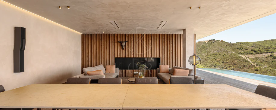 Exceptional Contemporary Villa with Panoramic Views in Monte Mayor
