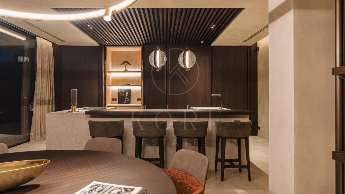 Exceptional Contemporary Villa with Panoramic Views in Monte Mayor