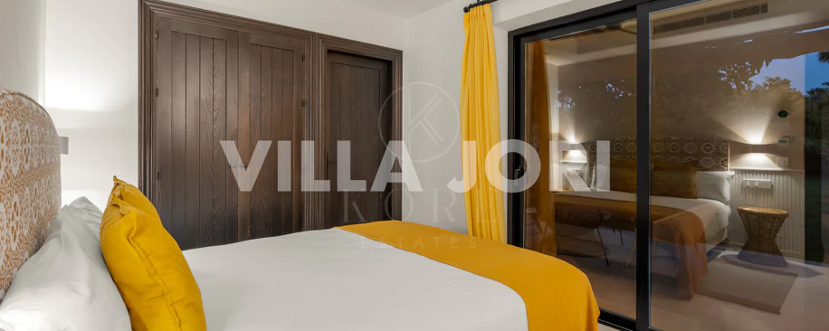 Vilă Privată cu Casă de Oaspeți în Guadalmina Baja
