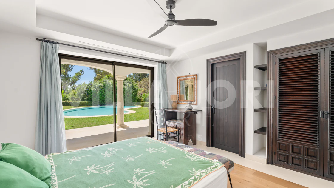 Villa privada con casa de huéspedes en Guadalmina Baja