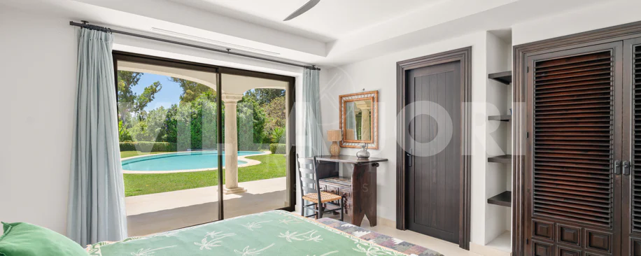 Villa privada con casa de huéspedes en Guadalmina Baja