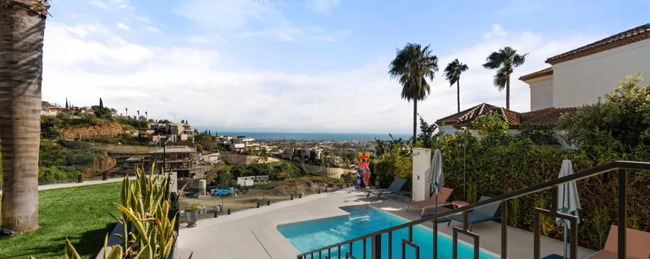 Villa contemporánea renovada en Monte Halcones, Benahavís