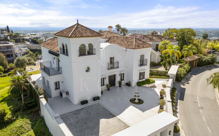 Renovated Contemporary Villa in Monte Halcones, Benahavís