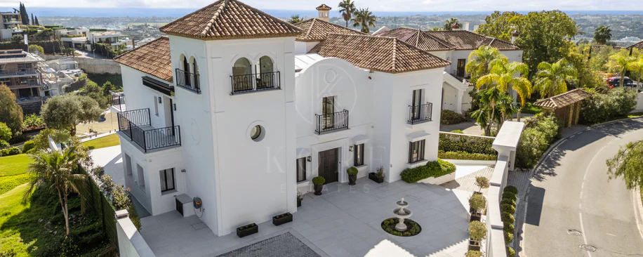 Villa contemporánea renovada en Monte Halcones, Benahavís