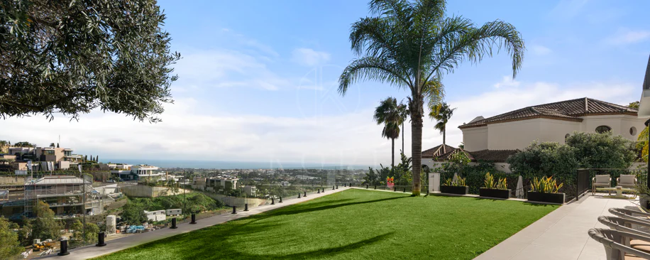 Villa contemporánea renovada en Monte Halcones, Benahavís