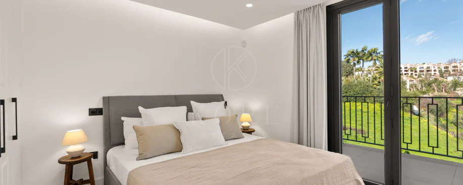 Villa contemporánea renovada en Monte Halcones, Benahavís