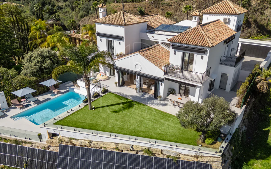 Villa contemporánea renovada en Monte Halcones, Benahavís