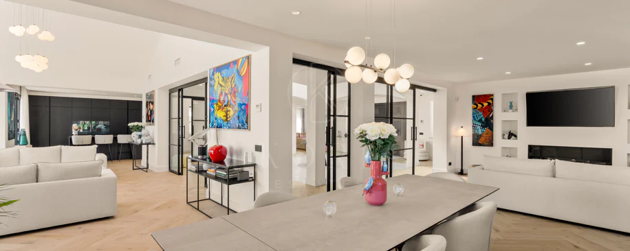 Villa contemporánea renovada en Monte Halcones, Benahavís