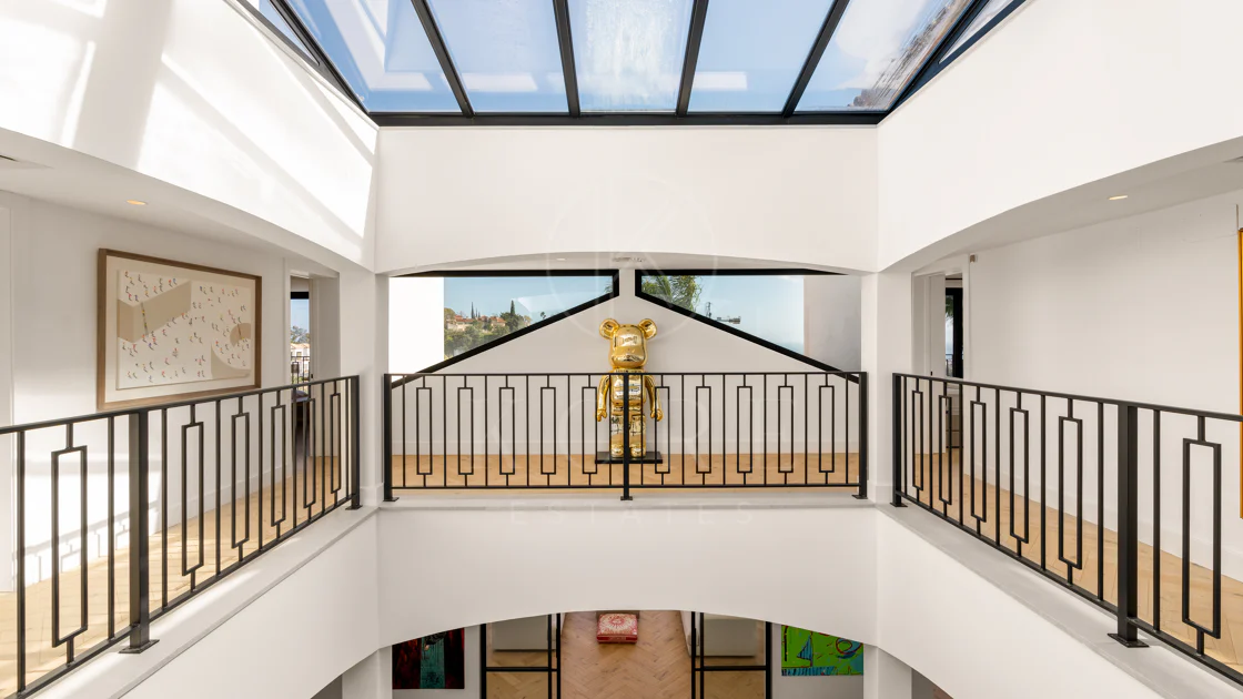 Villa contemporánea renovada en Monte Halcones, Benahavís