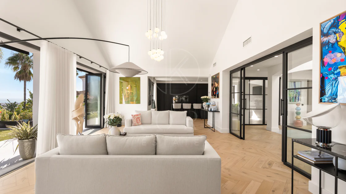 Villa contemporánea renovada en Monte Halcones, Benahavís