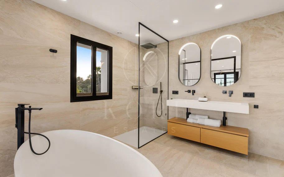 Renovated Contemporary Villa in Monte Halcones, Benahavís