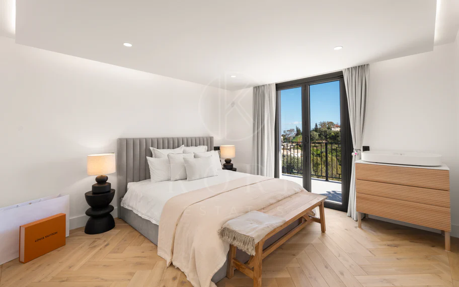 Renovated Contemporary Villa in Monte Halcones, Benahavís