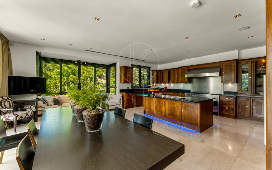 Elegant Mediterranean Villa with Exceptional Privacy in La Zagaleta
