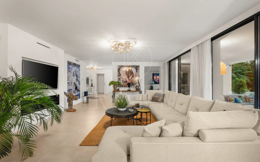 Vilă de golf în prima linie cu vedere spre La Concha în Las Brisas
