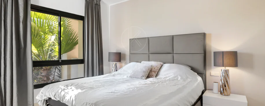 Apartament la Parter de Vânzare în Capanes del Golf, Benahavís – Comunitate Exclusivă cu Acces Controlat