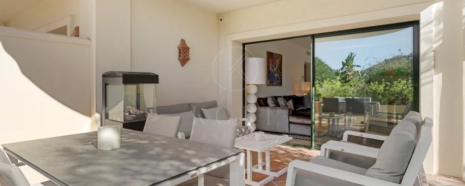 Apartament la Parter de Vânzare în Capanes del Golf, Benahavís – Comunitate Exclusivă cu Acces Controlat