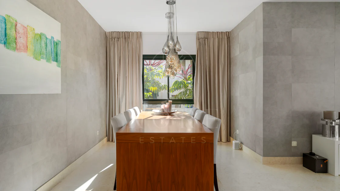 Apartament la Parter de Vânzare în Capanes del Golf, Benahavís – Comunitate Exclusivă cu Acces Controlat